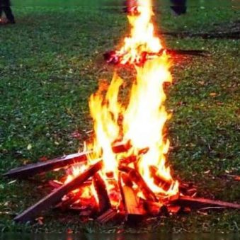 دانلود آهنگ ترکی چهارشنبه سوری بو ایل باشا چاتدی یتیشدی سونا