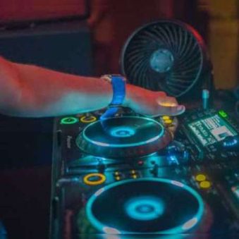 دانلود ریمیکس اله بیل کی بیلمیرم + هیچکس دانلود ریمیکس اله بیل کی بیلمیرم + هیچکس