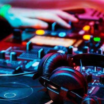 دانلود ریمیکس هرکس و روز ازل بی وفایی کرد