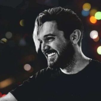 دانلود آهنگ هی تو سرم فکرای نامربوط میگرده