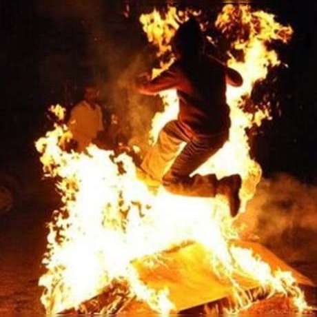 دانلود آهنگ جدید شب چهارشنبه سوری تق تق قاشق زنیه