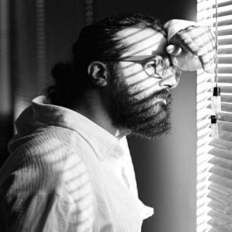 دانلود آهنگ جدید مهدی دارابی گل پر پر