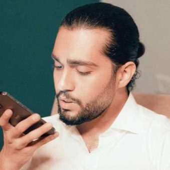 دانلود آهنگ واسه تو میزنه قلبم هنوز حامیم