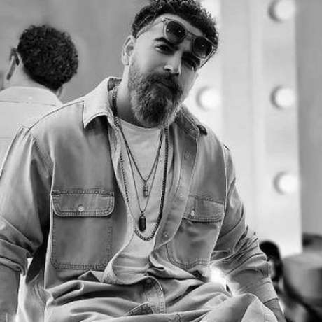 دانلود آهنگ جدید معین زد مشق امشبم هزار دفعه نوشتن از روی اسم توئه