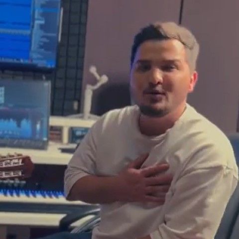 دانلود آهنگ امشب تو میای و من بیدارم عشقم رستان