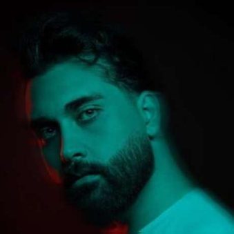 دانلود آهنگ سنگ فرش خیابونارو گل کردم برات یاشا